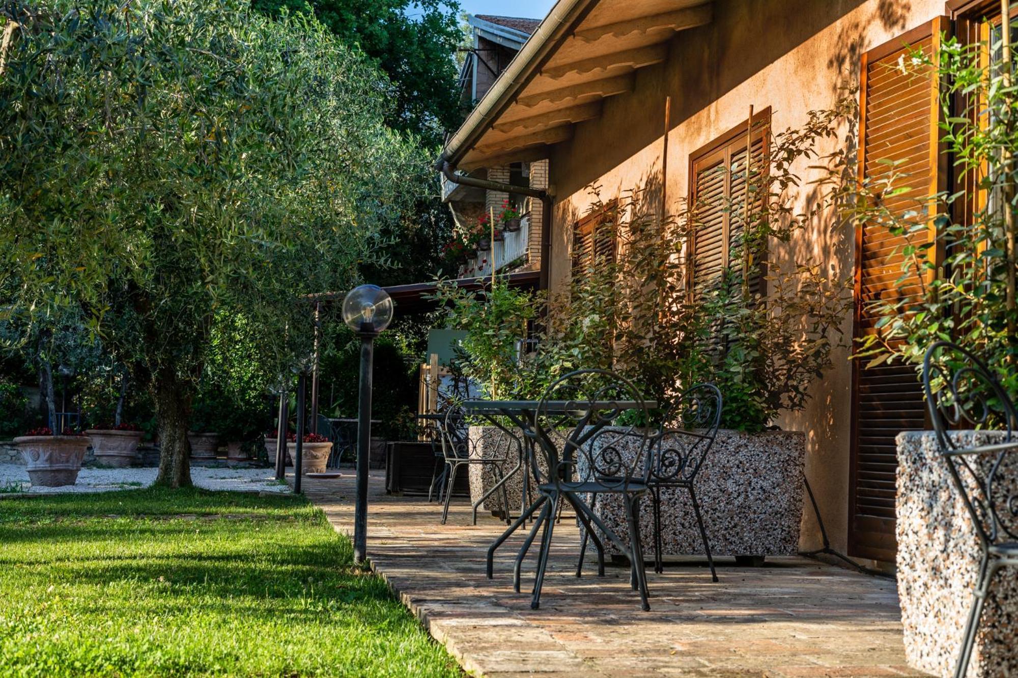 Hotel & Spa Villa Dei Mosaici Spello Extérieur photo